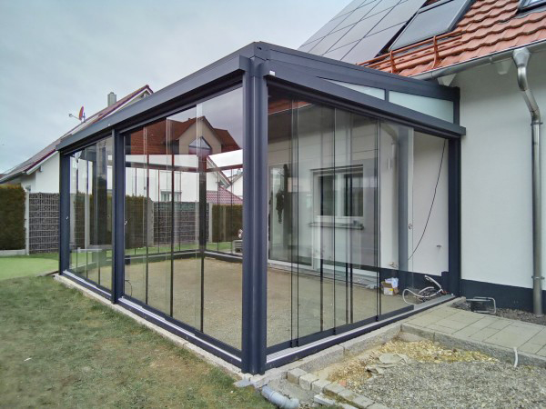 Glasschiebeelemente sorgen für angenehme Atmosphäre