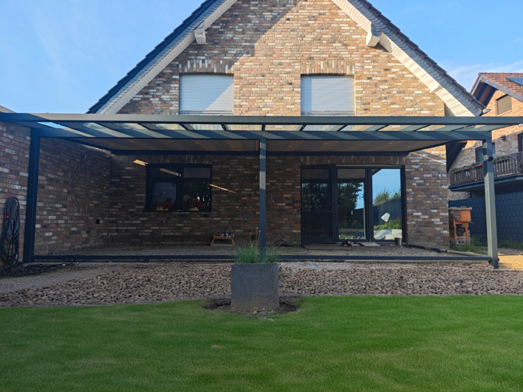 Terrassendach mit Markise